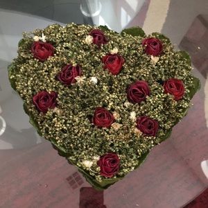 Pretty preserved flower gift box/jewelry box!